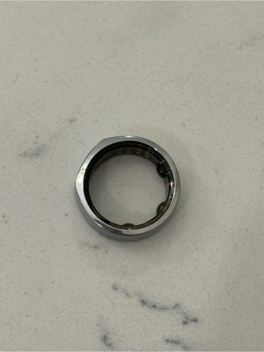 Oura Ring in polished silver-tone